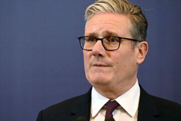 Îl sfidează pe Trump? Keir Starmer refuză să trimită nave de război în Strâmtoarea Ormuz