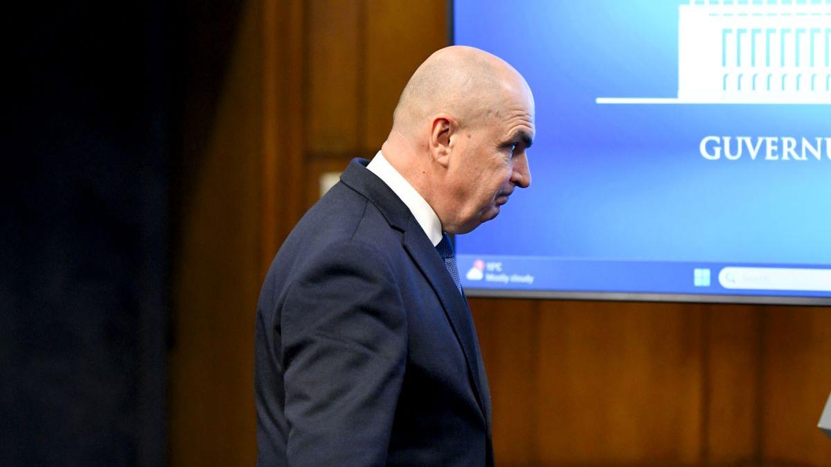 „Merea la vaci cu cartea-n brâncă”