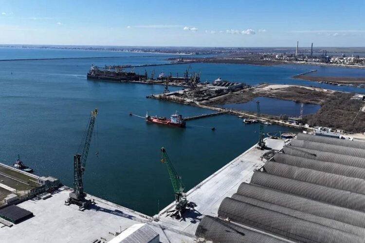 Navă scufundată în Portul Midia