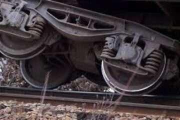 O locomotivă a deraiat la Margina