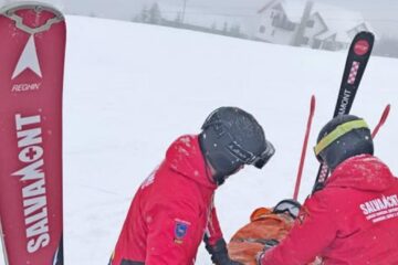 Pericol de alunecare pe munte: Gheața face traseele impracticabile fără echipament