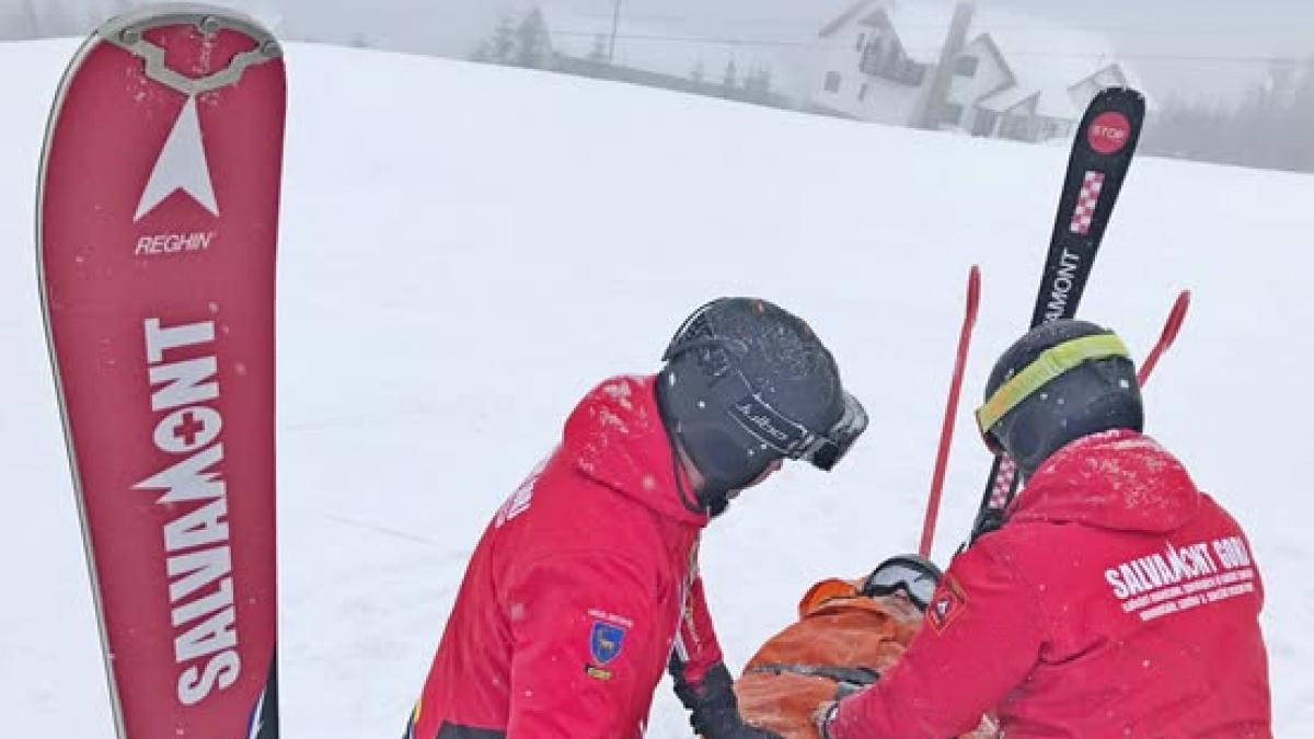 Pericol de alunecare pe munte: Gheața face traseele impracticabile fără echipament