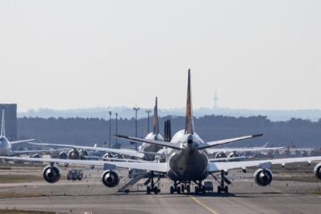 O companie aeriană europeană anulează zboruri din cauza creșterii prețurilor la combustibil