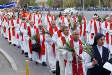 Restricții de trafic pe mai multe străzi din Capitală, duminică, de Floriile catolice