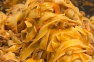 Rețeta Laurei Cosoi de tagliatelle bolognese pentru copii