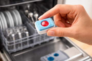 Trucul cu pastila de mașină de spălat vase care curăță cuptorul murdar în 5 minute