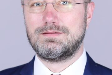 Dărâmăm case, extindem cimitire. Un proiect UDMR