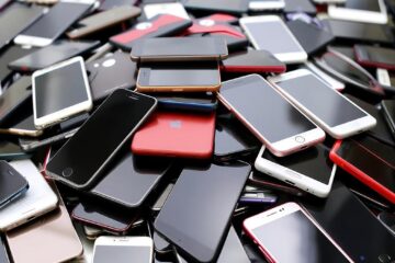 3 trucuri care îți vor face telefonul vechi să meargă ca în prima zi