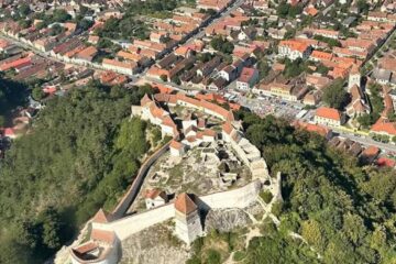 Cetatea Râșnov, între degradare și restaurare. După ani de blocaje, primăria a lansat licitația pentru lucrări