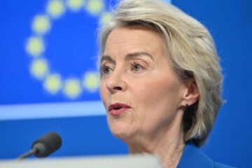 Critici la adresa stilului de conducere „autoritar” al Ursulei von der Leyen