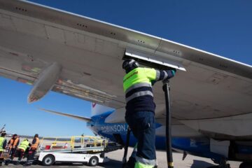 deficitul de kerosen pune în pericol zborurile din sezonul estival, iar o companie importantă anunță posibile anulări de până la 10%