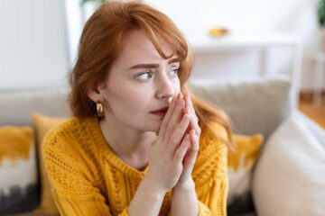 Cum să îți protejezi sănătatea mintală în perioade de criză. 4 metode simple pentru reducerea anxietății