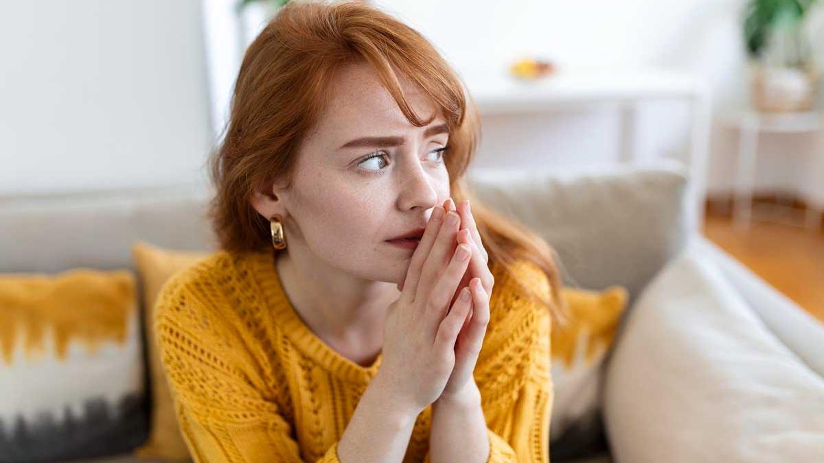 Cum să îți protejezi sănătatea mintală în perioade de criză. 4 metode simple pentru reducerea anxietății