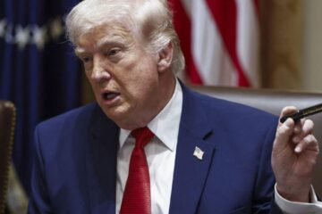 Cum a fost blocat Trump în încercarea de a obține codurile atomice
