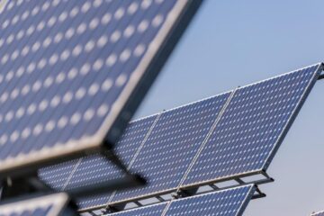 De ce energia electrică rămâne scumpă în România. Mitul regenerabilelor „ieftine” este demontat de specialiști