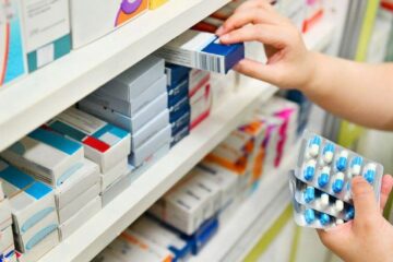 Cum a fraudat o farmacistă statul cu medicamente pentru militari și demnitari