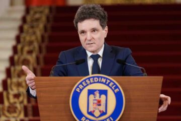 Găștile #rezist se leapădă de „trădătorul” Nicușor Dan și îl ridică la rang de „unic salvator” pe Ilie Bolojan