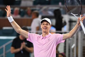 Sinner, ”Tsunami” pe zgură! L-a spulberat pe Humbert la Monte Carlo și a egalat un record istoric al lui Federer