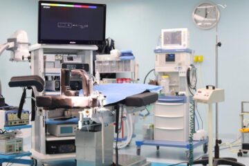 li se interzice să mai părăsească spitalul în timpul programului