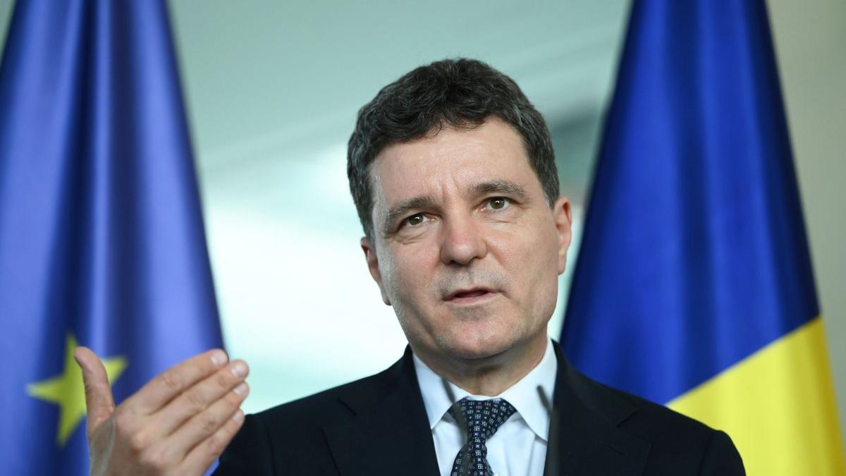 Nicușor Dan dă asigurări că nu există riscul anulării zborurilor în România pe termen scurt