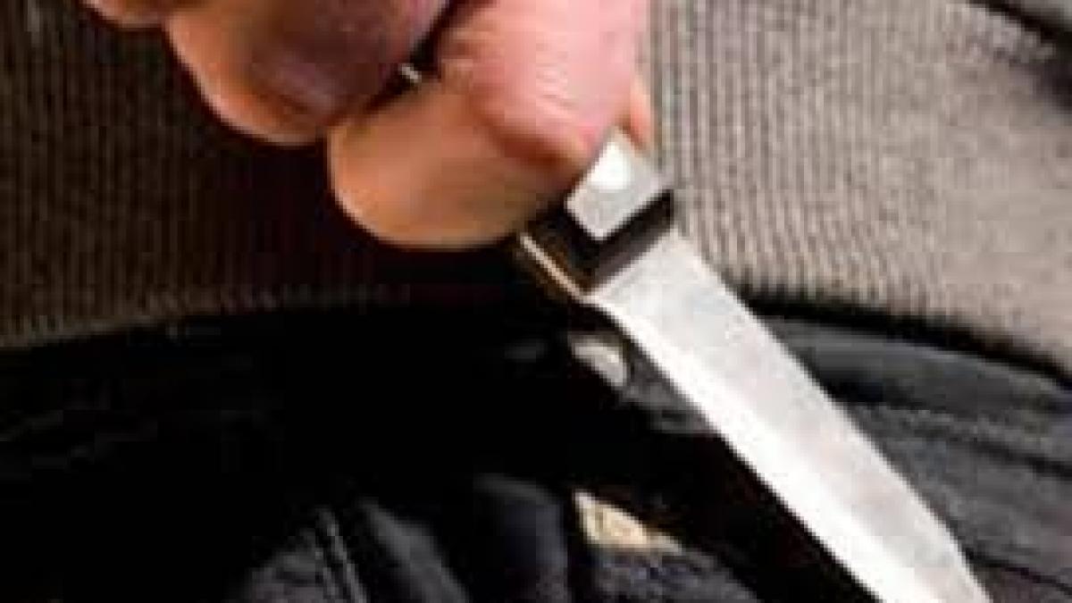 Un bărbat a fost înjunghiat la o stație GPL din Sectorul 6. Suspectul a fost dus la audieri