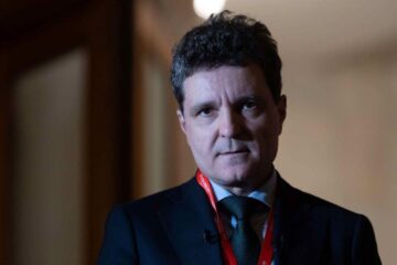 Președintele României, chemat să repare ce a stricat guvernul