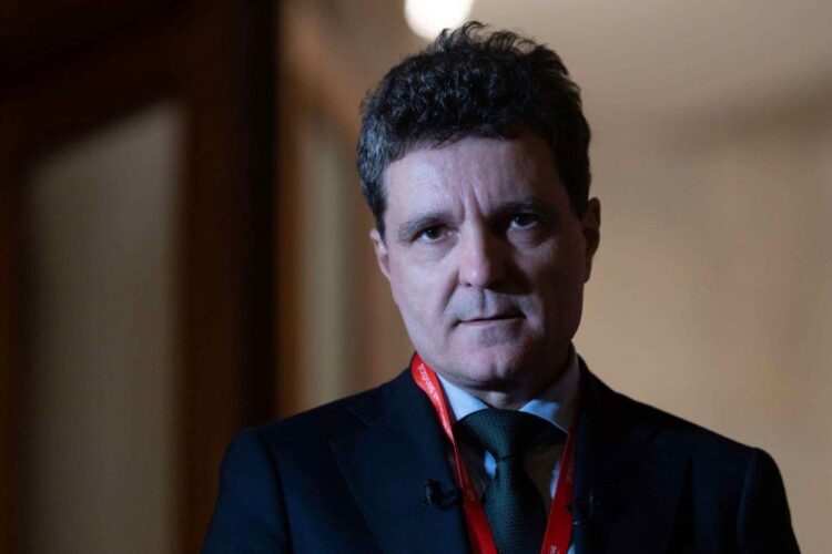 Președintele României, chemat să repare ce a stricat guvernul