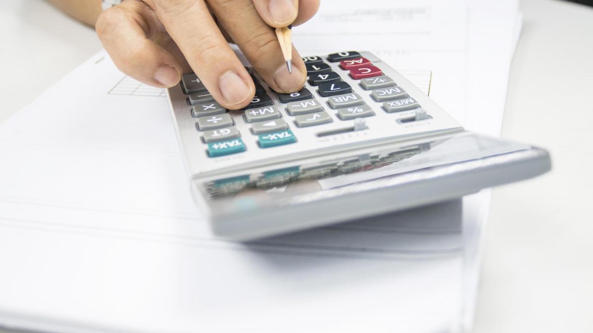 Producătorii chinezi de baterii câștigă enorm de pe urma războiului din Iran