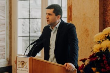 „Nu fiți spectatori la propria viață! Dacă stați pe margine, pierdeți”