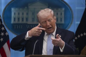 Congresmenii democrați cer suspendarea din funcție a președintelui Donald Trump