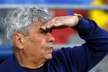 Românii scot la vânzare autografele lui Mircea Lucescu. Sumele sunt șocante