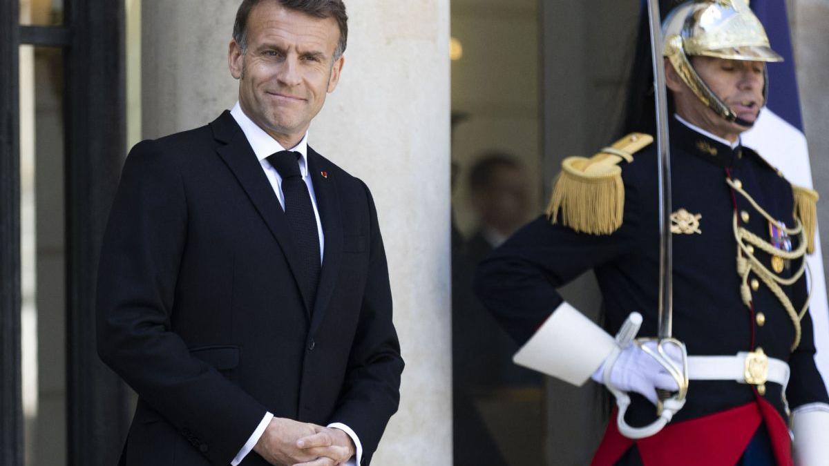 poliția, oprită la ușa Palatului Élysée