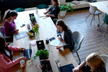 Schimbări importante pe piața muncii. Noi drepturi pentru salariați. Provocările agajatorilor