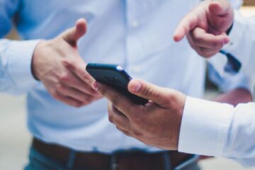 Șterge asta din telefon ACUM! Greșeala care te poate lăsa fără bani