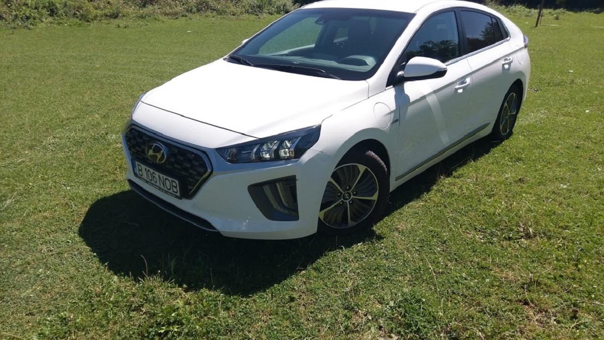 Trucul rapid care elimină mirosurile neplăcute din mașină