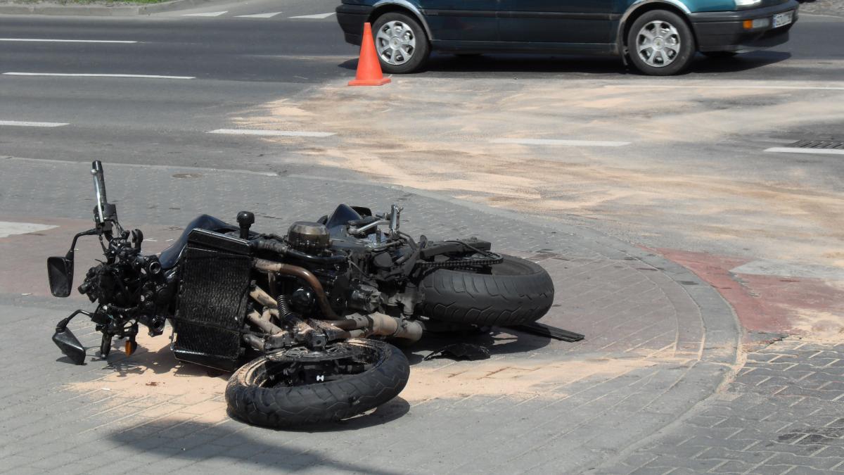 Accident cumplit în Capitală. Un motociclist a murit după ce a căzut pe carosabil
