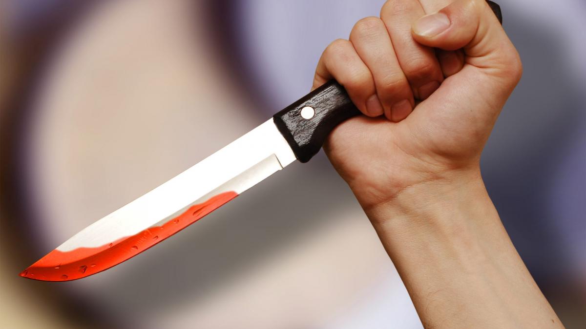 Tânăra de 24 de ani suspectată de tentativă de omor într-un bloc din Constanța