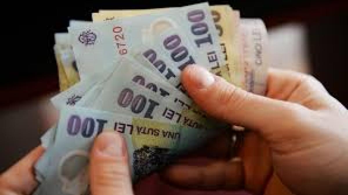 Managerii din comerț estimează creșteri accentuate de prețuri în următoarele trei luni
