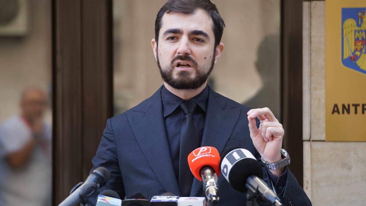 Năsui critică ajutoarele de stat: Socialism pentru cei bogați