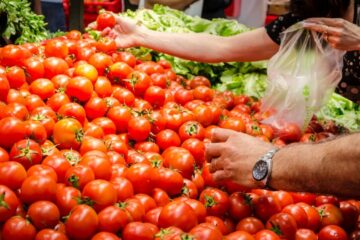 Nivelul pesticidelor peste limita legală, în creștere continuă în farfuriile europenilor
