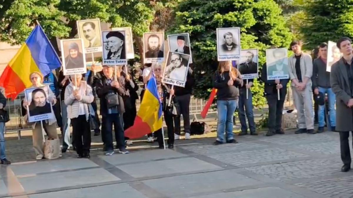între povești de chin și „torționari”