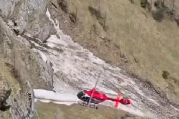 Turist bulgar rănit grav după ce a căzut 40 de metri într-o râpă din Valea Caraimanului