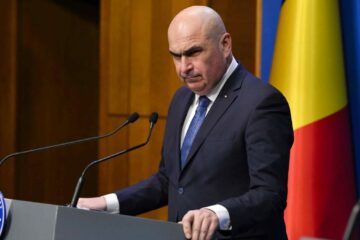 Sondaj CURS: 58 % dintre români spun că premierul Bolojan ar trebui să demisioneze; AUR