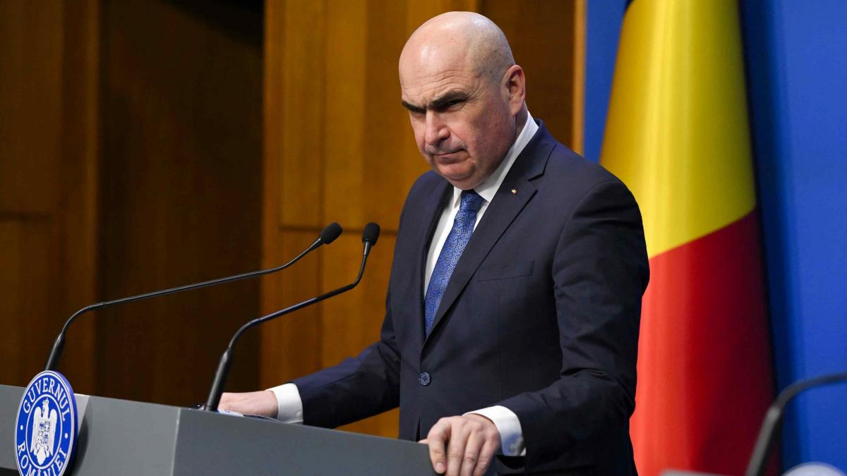 Sondaj CURS: 58 % dintre români spun că premierul Bolojan ar trebui să demisioneze; AUR