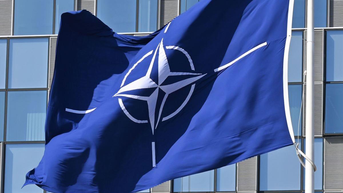 O țară din NATO și UE ar putea obliga femeile să meargă în armată