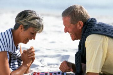 9 obiceiuri care îi ajută pe oameni să rămână lucizi și activi până la 80 de ani
