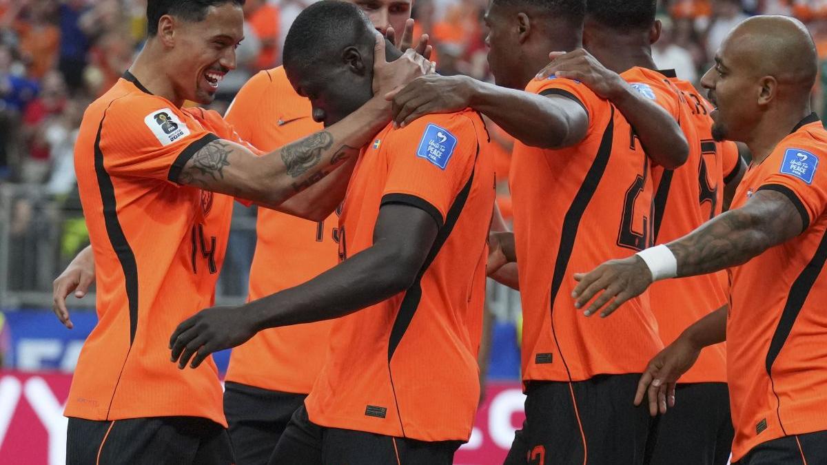 Olanda bate Suedia cu 5-1
