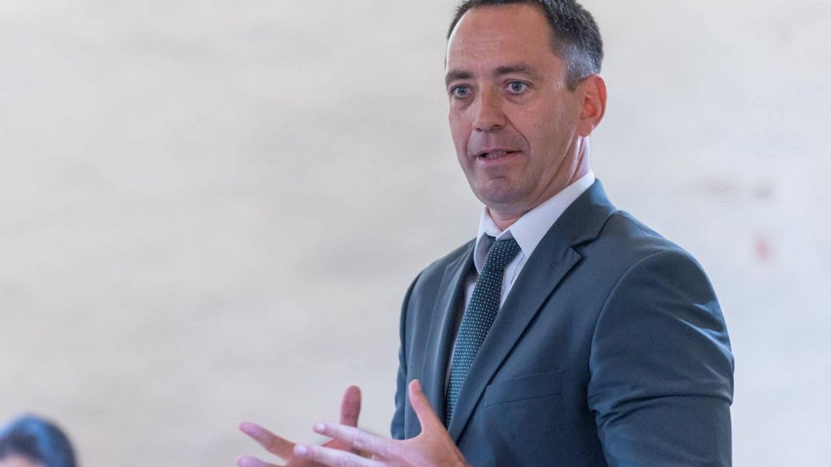 UDMR amână decizia privind o colaborare cu premierul desemnat Adrian Veștea pentru a nu face rău PNL