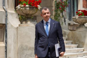 Tomac cheamă suveraniștii și UDMR la discuții
