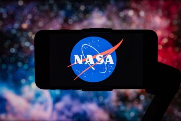 NASA încearcă să salveze telescopul Swift înainte să cadă pe Pământ